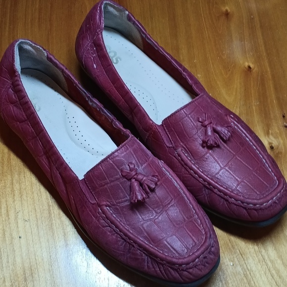 SAS red women's loafers size 11 - Picture 1 of 9